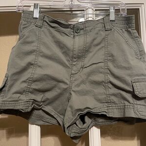 Hollister Women's Sage Cargo Shorts